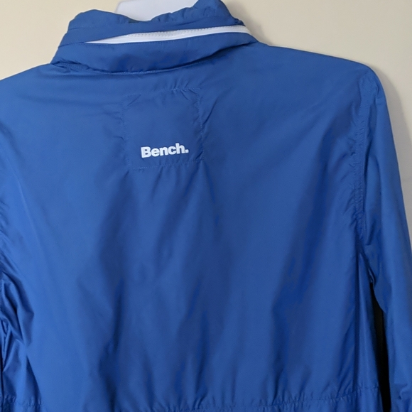 BENCH | Lightweight Windbreaker - Picture 2 of 7